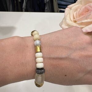 Stella & Dot Cream and Gold Beaded Bracelet